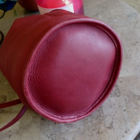 RED 1996 VINTAGE COACH BIXBY SLING BAG - Picture 8 of 16